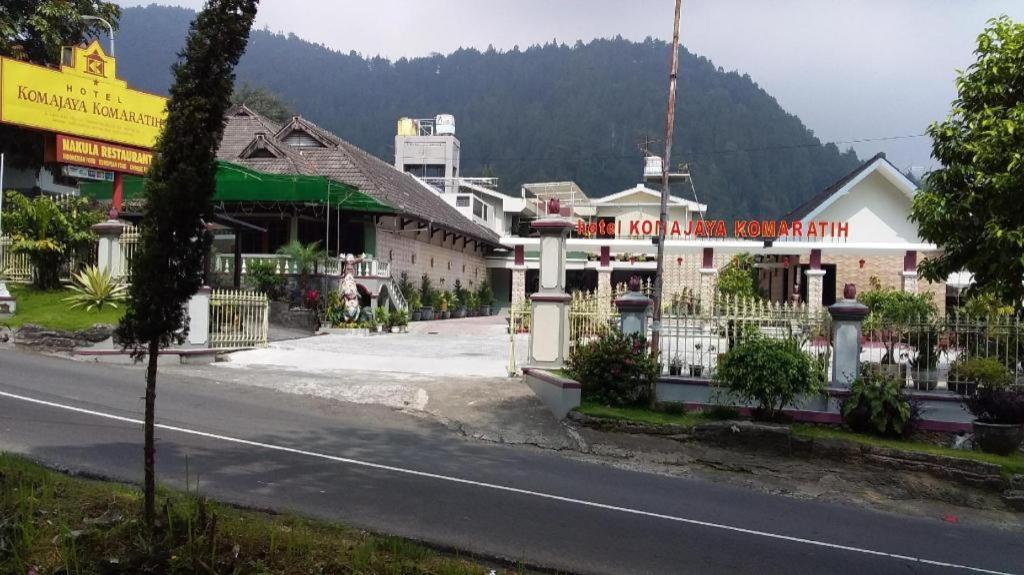 Komajaya Komaratih Hotel Tawangmangu Luaran gambar