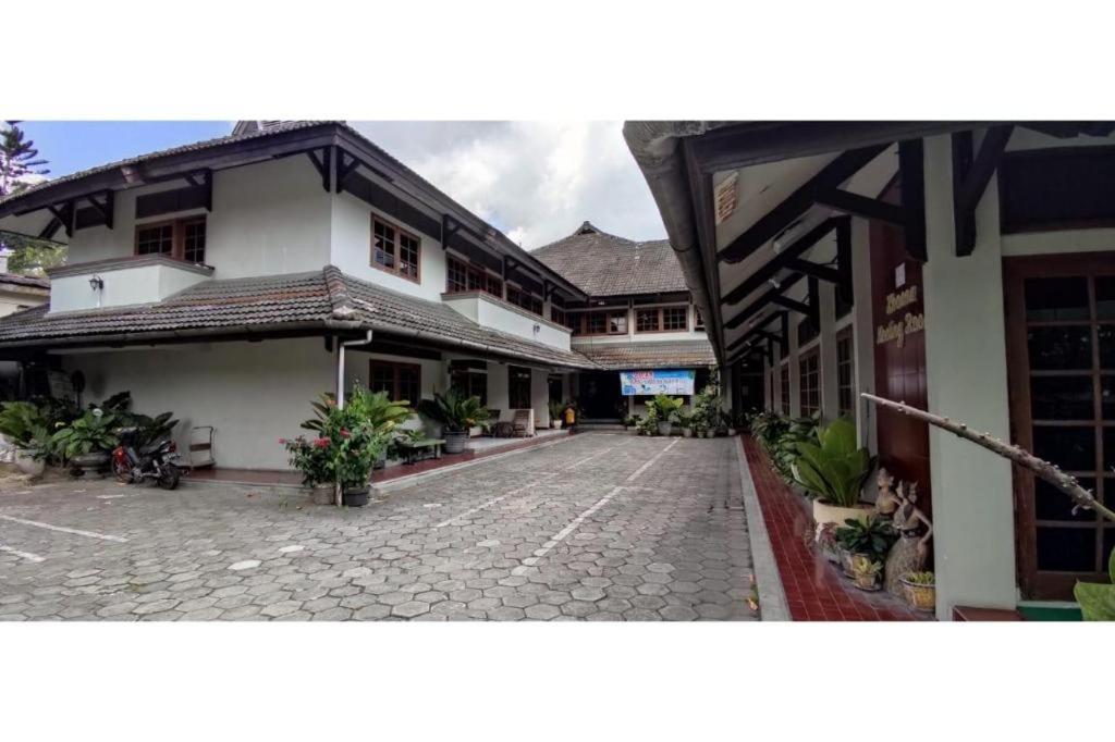 Komajaya Komaratih Hotel Tawangmangu Luaran gambar