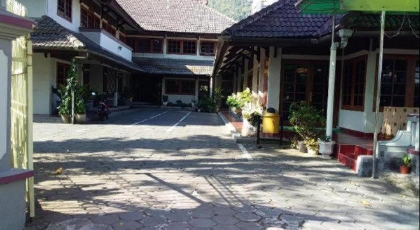 Komajaya Komaratih Hotel Tawangmangu Luaran gambar